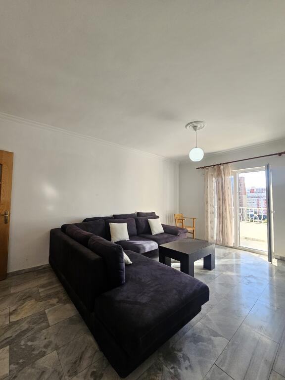 Affittasi: *2+1+2 BALCONI  *(📍Laprake  - su strada principale)* - 6° piano - *600€/mese* - Sup.127m² || Arredato
