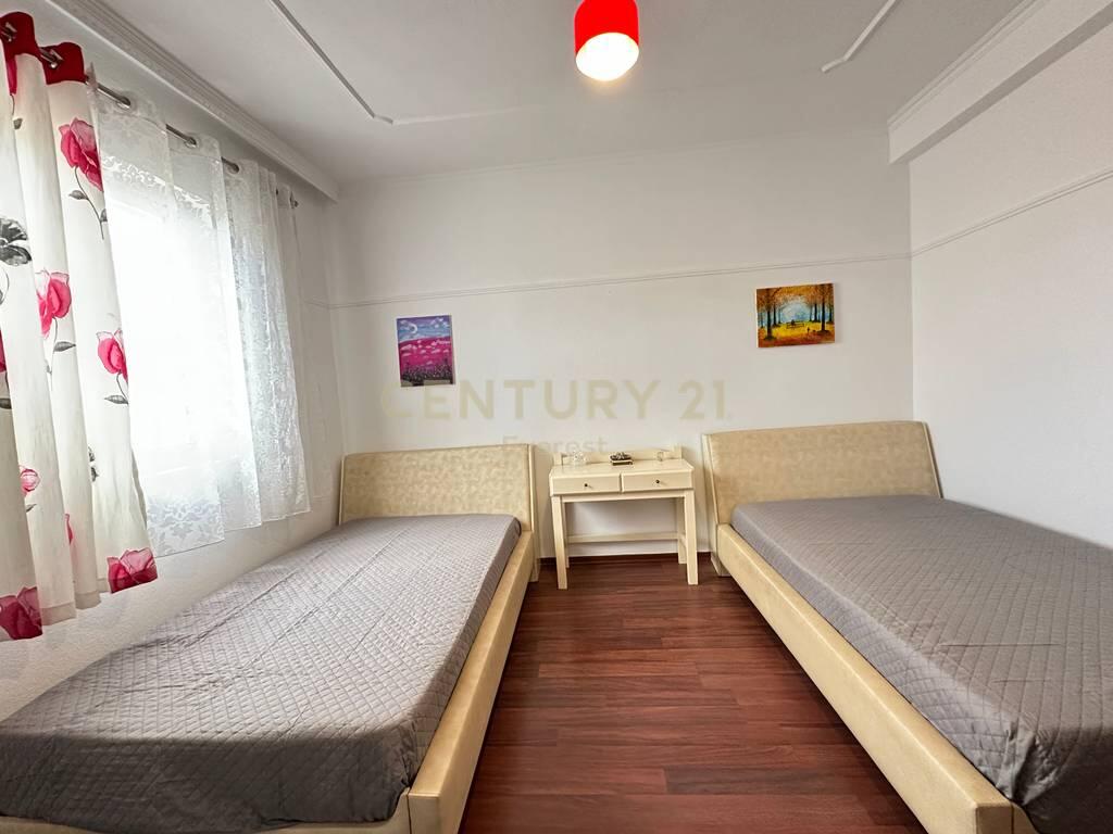 RRUGA 5-MAJI, APARTAMENT 2+1 PER QIRA