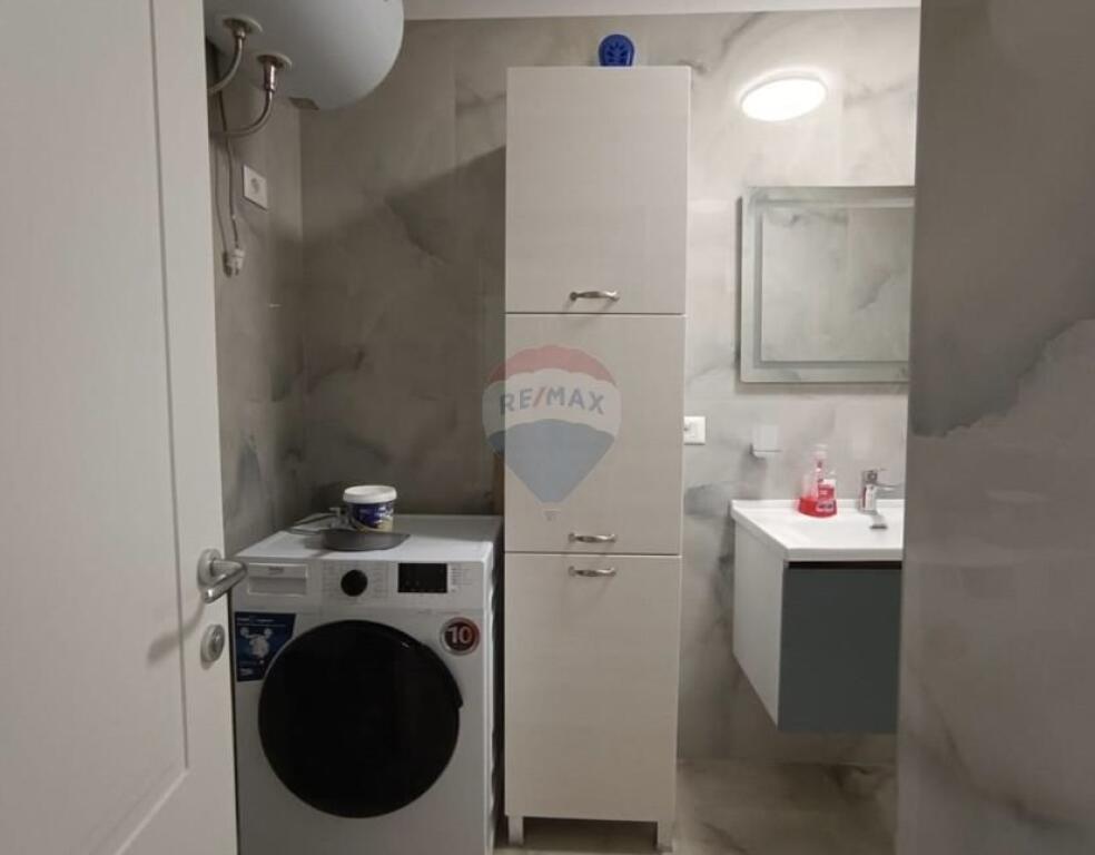 Apartament 2+1 me qira ne Qender - Rruga e Barrikadave