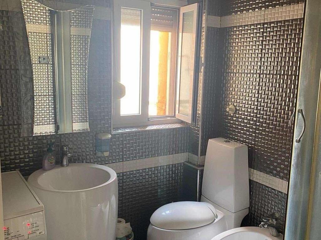 🏠 APARTAMENT 2+1 ME QIRA 📍 Rruga e Durrësit, përballë Koloseut