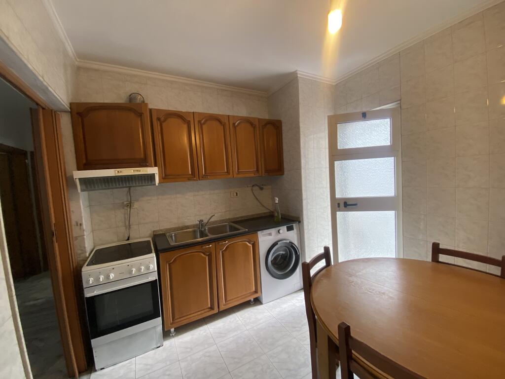 Jepet me qira apartament 2+1 ne laprake