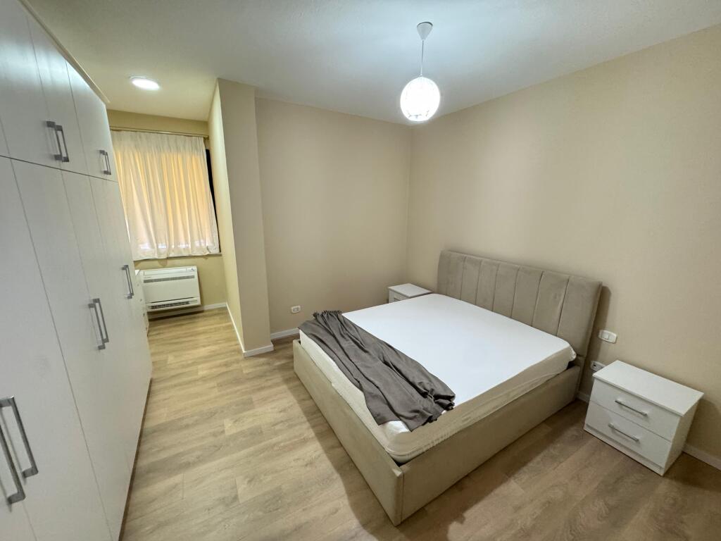 Apartament me qera 1+1 Tek 21 dhjetori