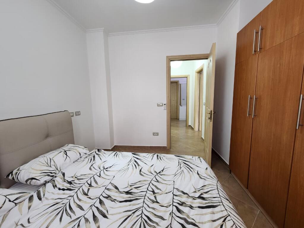 Me Qira Apartament💫: 2+1+1Wc &amp; 1 Ballkone + Mundesi Parkimi Me Qera📍 Qender ,Rruga Fortuzi || 720€/Muaj