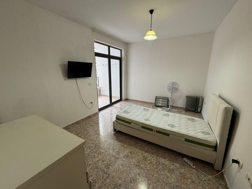apartment for rent at Pazari i ri
