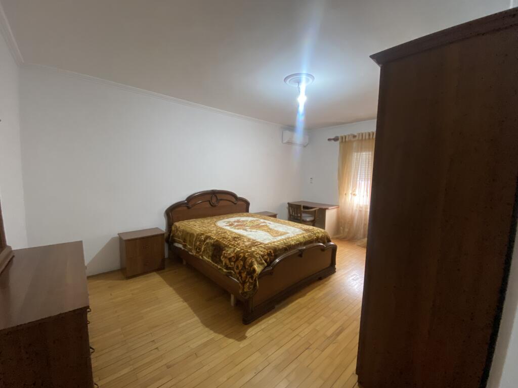 Jepet me qira apartament 2+1 ne laprake