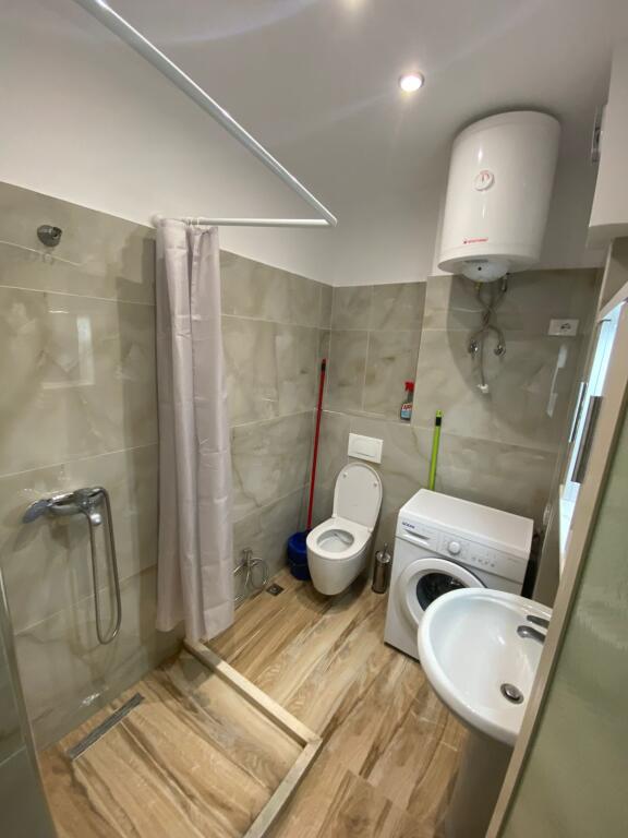 Jepet me Qira Apartament 1+1 Plazh Durres