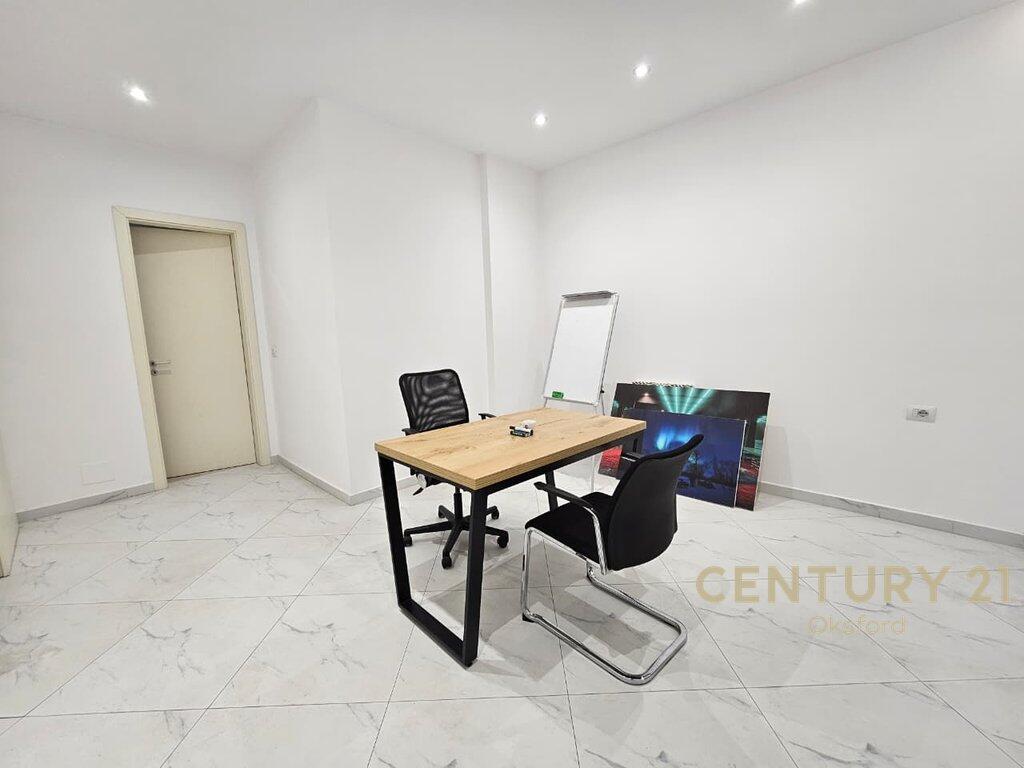 🏢 Office space with veranda for rent | Near Kosovareve Road