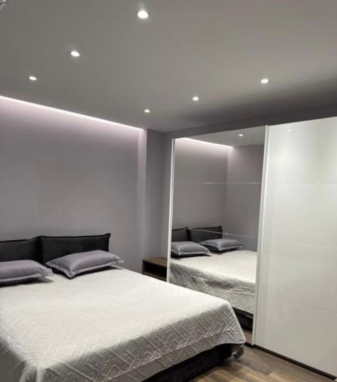 Apartament me qera 1+1 , Mbrapa Fakultetit te Shkencave Natyres