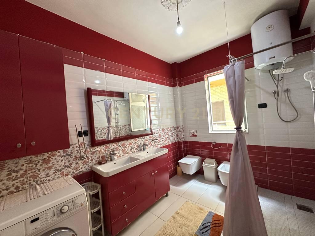 RRUGA 5-MAJI, APARTAMENT 2+1 PER QIRA