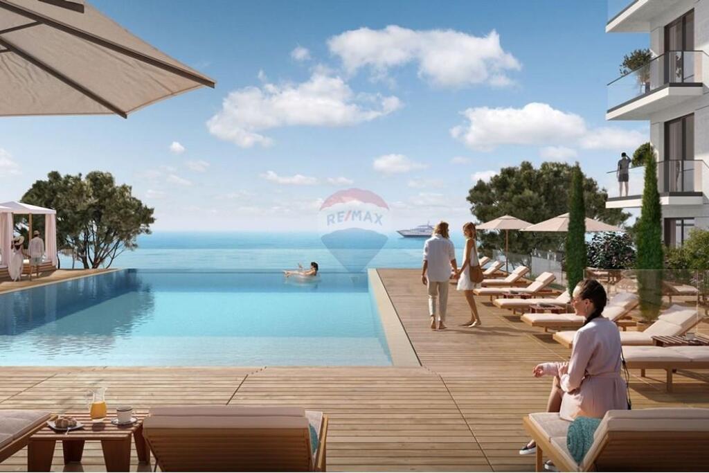 Apartment 2+1+2 with parking at Durres Marina!