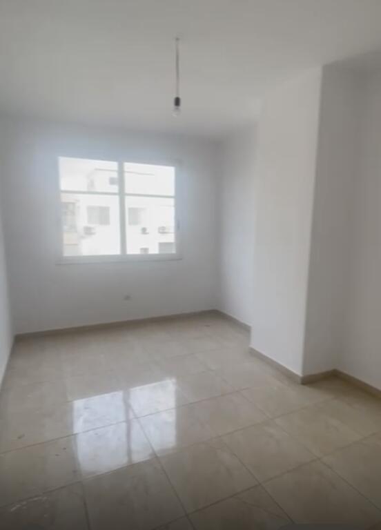 Shitet apartament 2+1+verande, Astir