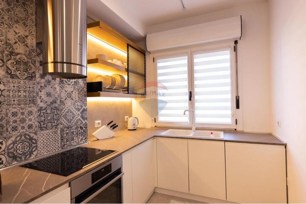 Shitet apartament 2+1 modern mbas 15-Katëshit