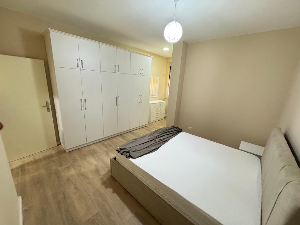 Apartament me qera 1+1 Tek 21 dhjetori