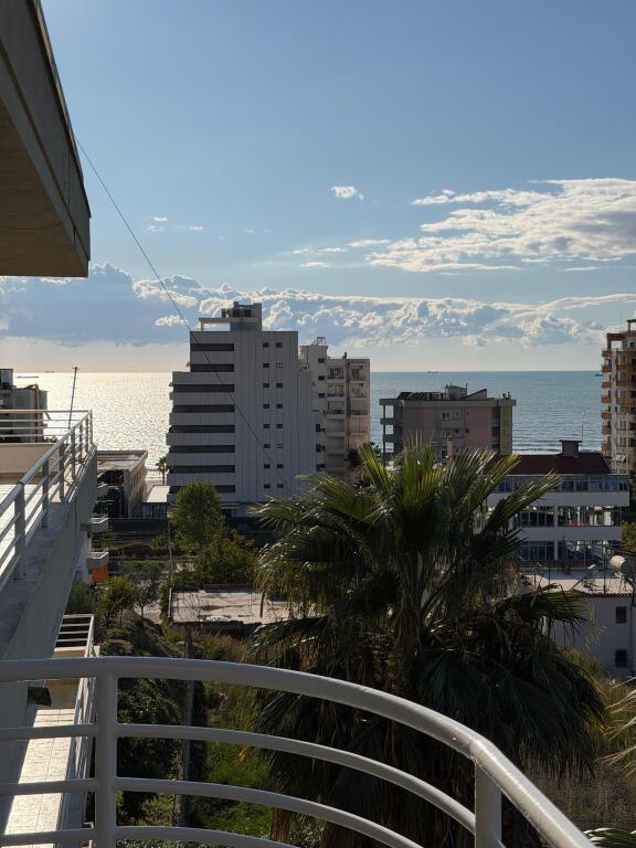 In vendita appartamento a Durazzo, nella zona di Shkëmbi i Kavajës.