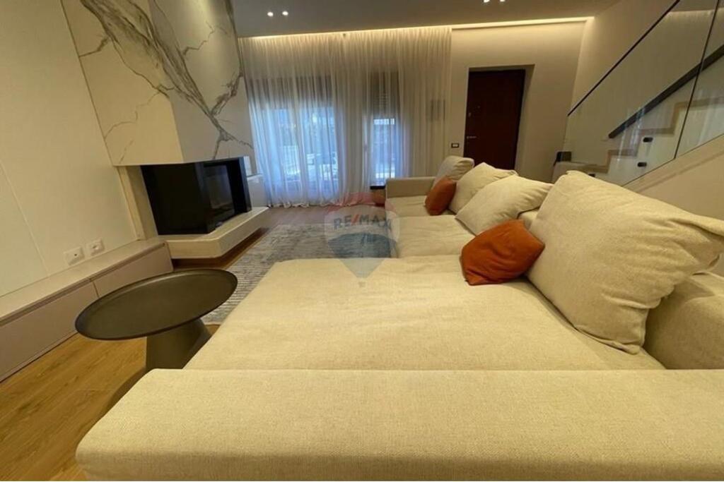 Villa - In Affitto - Colombo 2, Tirana