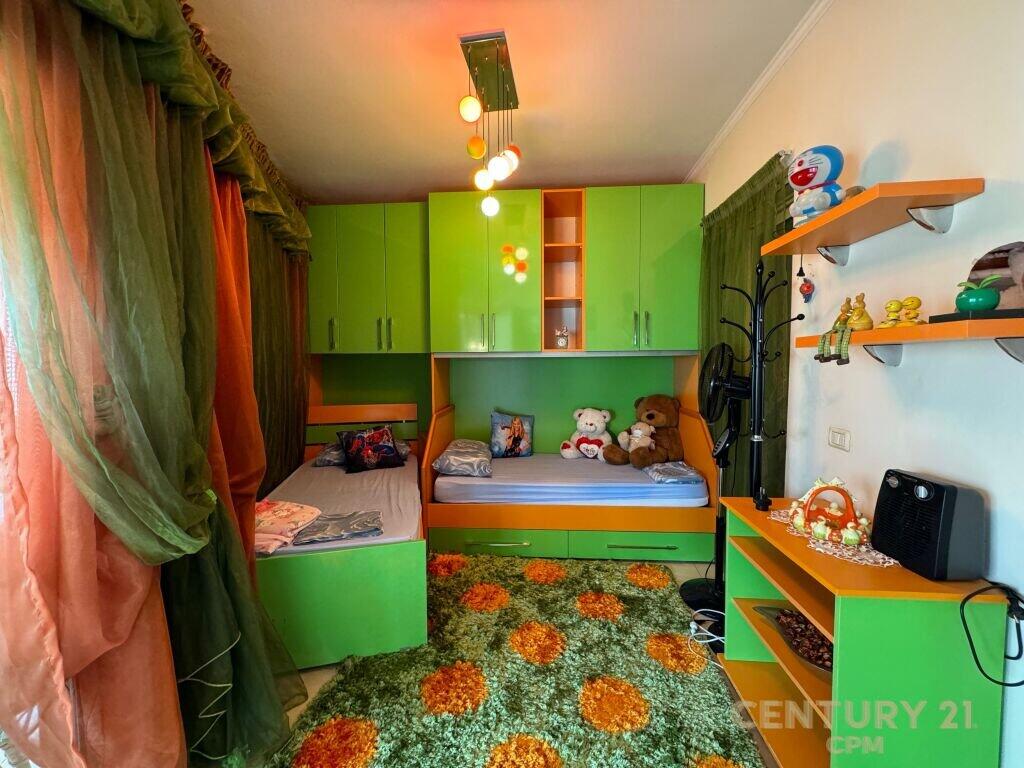 Apartament 2+1 për Qira në Rruga Barrikadave, Tirana