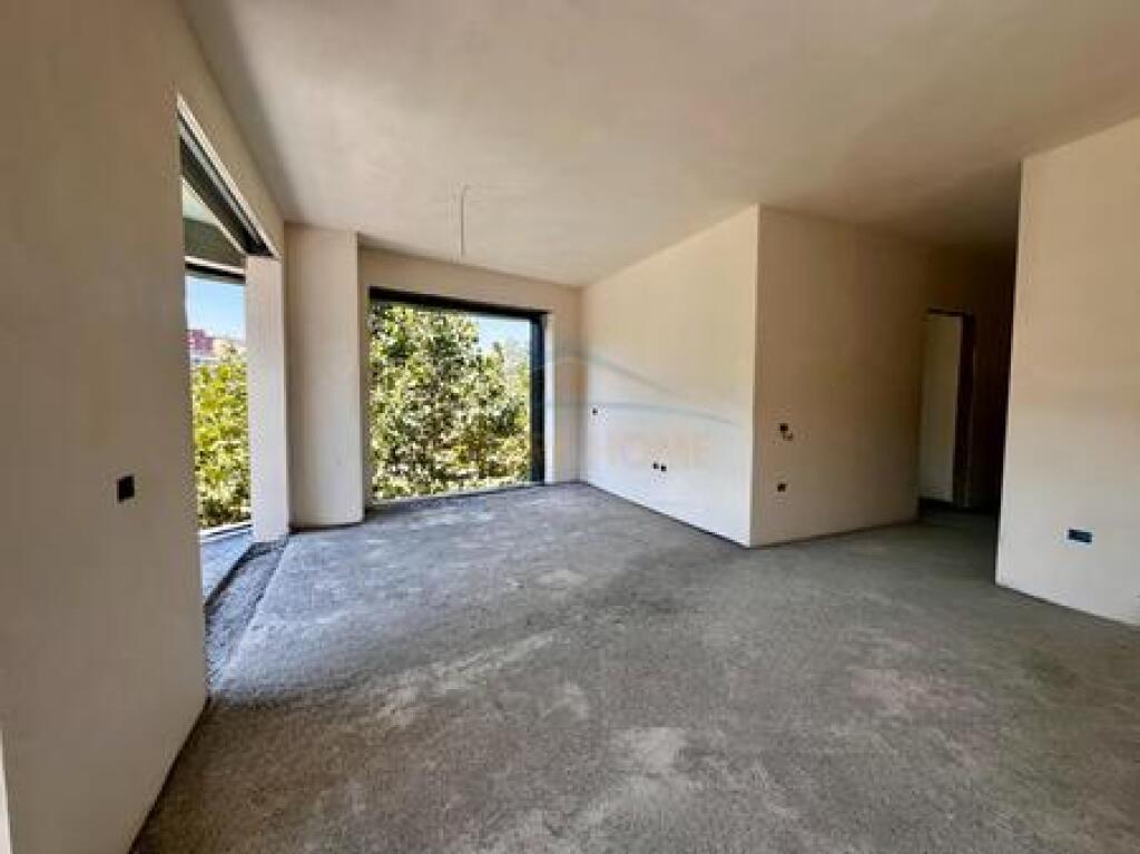 Shitet, Apartament 2+1, Liqeni i Thatë, Tiranë