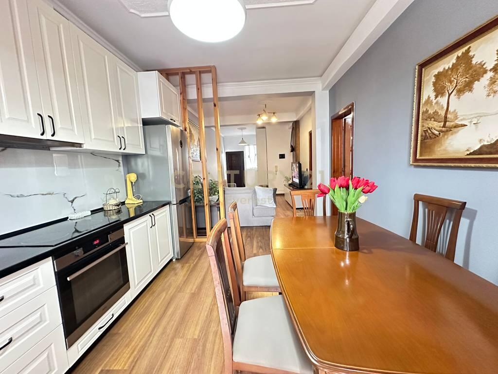 RRUGA 5-MAJI, APARTAMENT 2+1 PER QIRA
