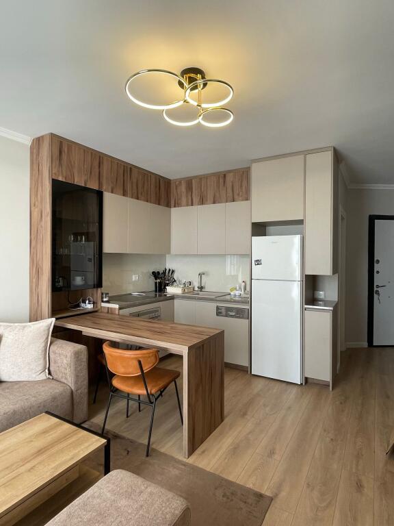 🏢In the Yzberisht area, near the Grand Gallery Complex, a 2+1 furnished apartment is for rent. 500 Euro