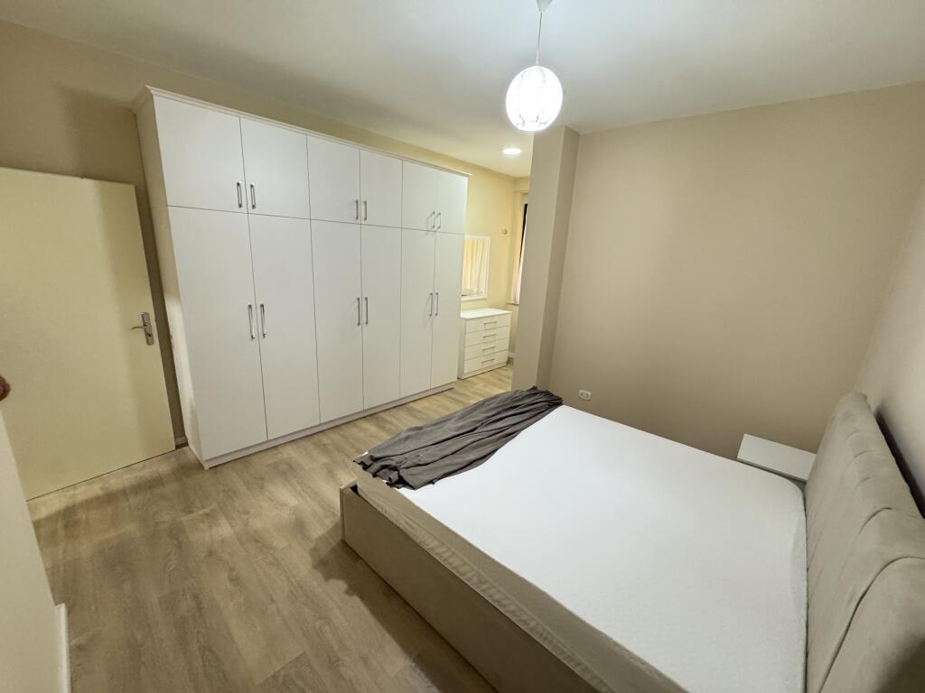 Qera Apartament 1+1  📍21 dhjetori,mbrapa poliklinikes nr9 •Kati 4 me ashensor Cmimi 60.000 leke i pa diskutueshem