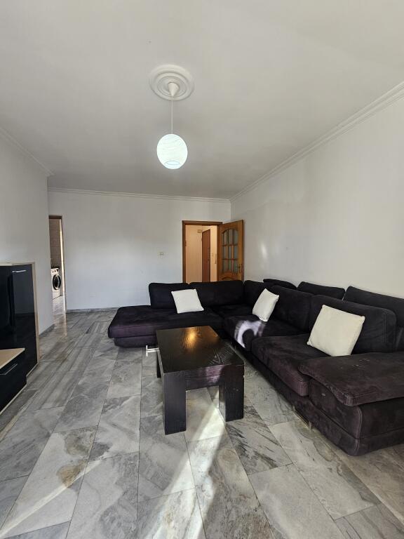 Affittasi: *2+1+2 BALCONI  *(📍Laprake  - su strada principale)* - 6° piano - *600€/mese* - Sup.127m² || Arredato