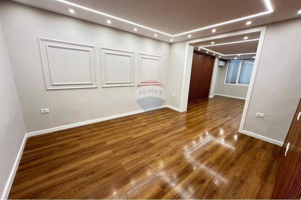 SHITET APARTAMENT 2+1 NË ZONËN E BLLOKUT