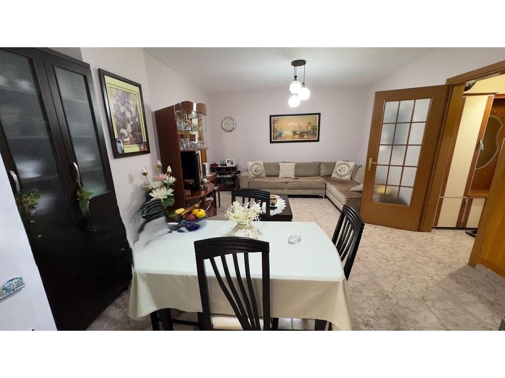 Jepet me qira apartament 1+1, tek "Rruga e Bogdaneve"! 500 € /Muaj