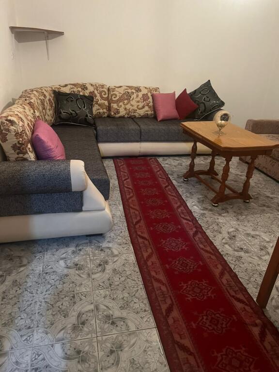 Affittasi 1+1 KOMBINAT PIANO 1 casa privata 35.000 lek