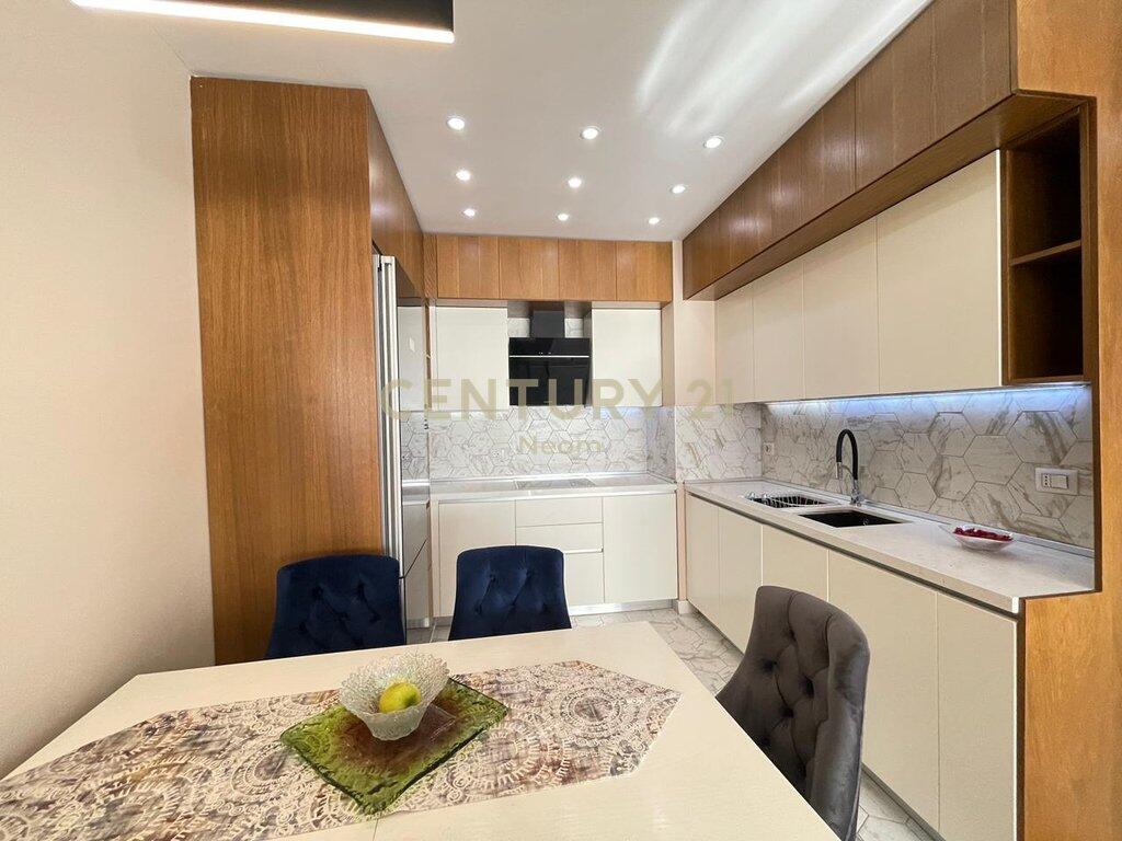 QIRA – Apartament Modern 3+1+2, Rezidenca TOWER BRIDGE 2 !