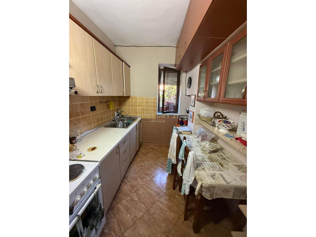 Jepet me qira Apartament 1+1 te Rruga Bardhyl!!!