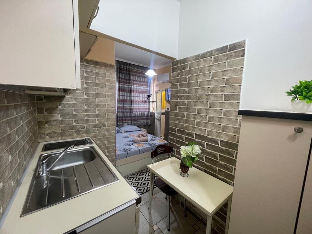 STUDIO FOR RENT 50 M2 5 MAY 450 EURO