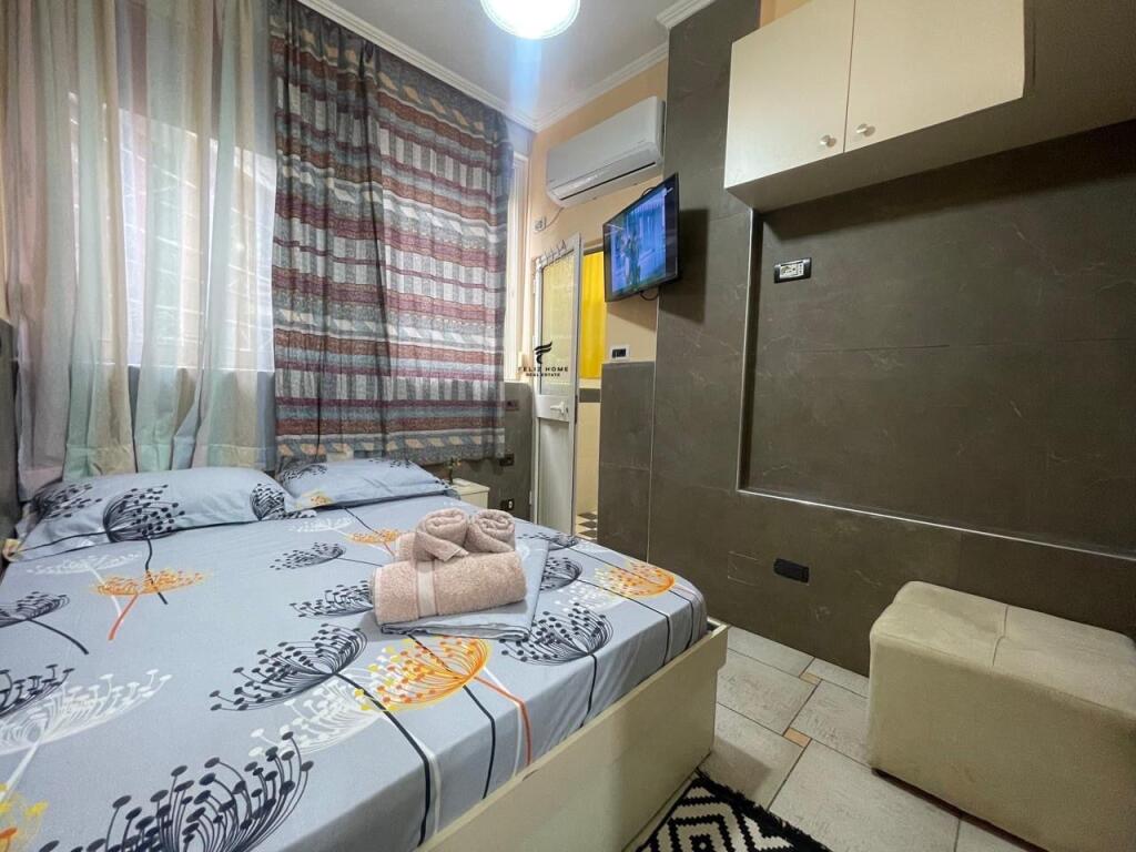 STUDIO FOR RENT 50 M2 5 MAY 450 EURO