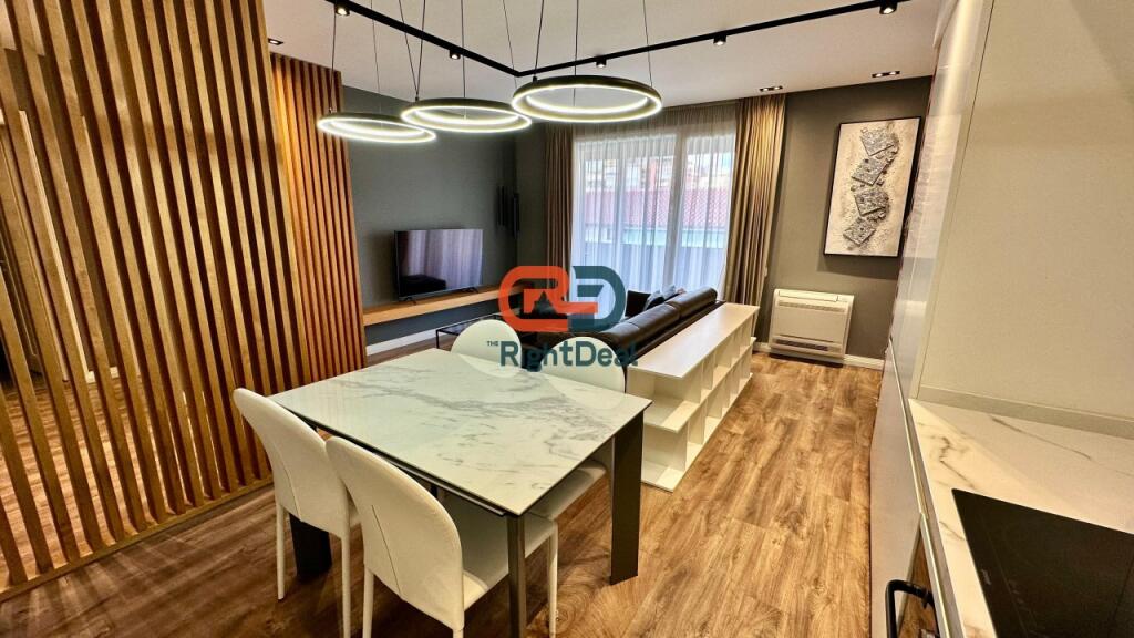 Ne Qender ,Jepet Me Qira Apartament 2+1+2+Verande Totalisht I Investuar!