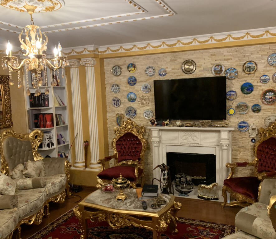 Shitet apartament klasik 3+1+2+2parkime ne kinostudio