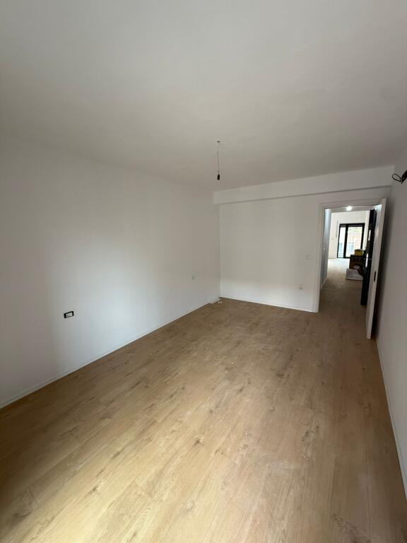 Apartament Ne Shitje - Kodra e Diellit 1+1