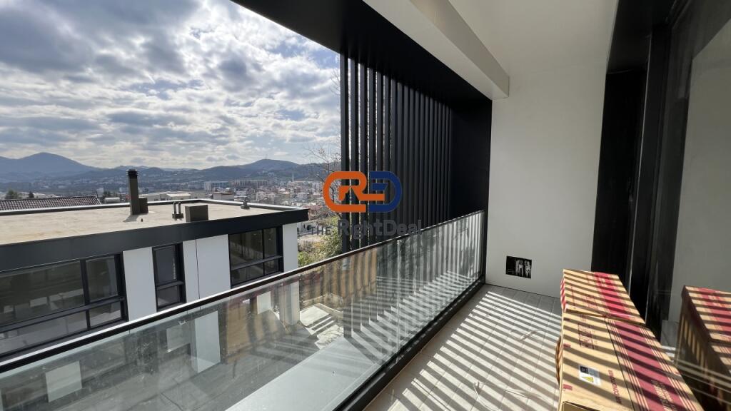Vicino al Palazzo delle Brigate, Appartamento 3+1+2 Perfetto per Vivere in Vendita!!