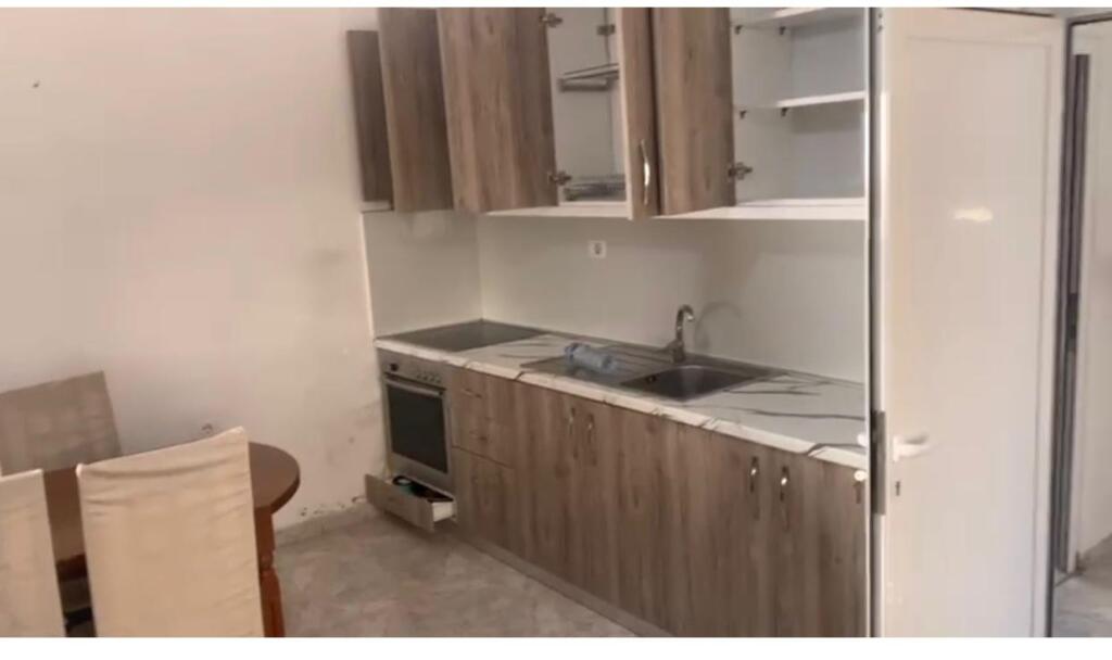 Jepet Apartament me qera