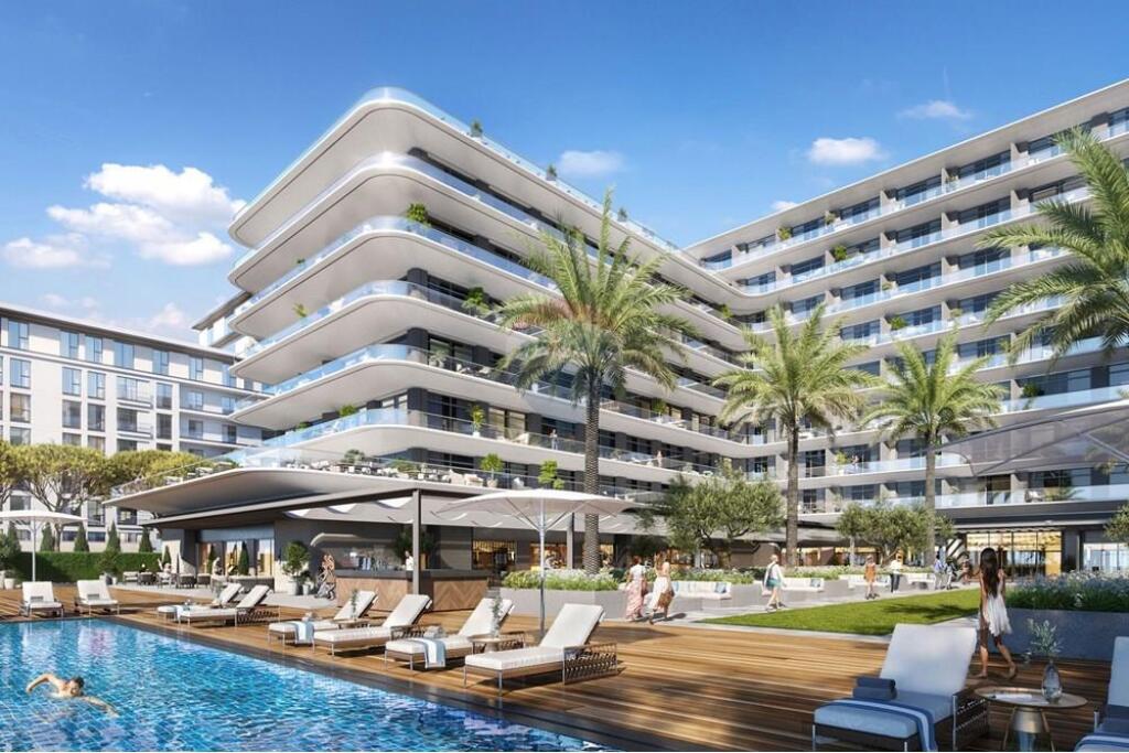 Apartment 2+1+2 with parking at Durres Marina!