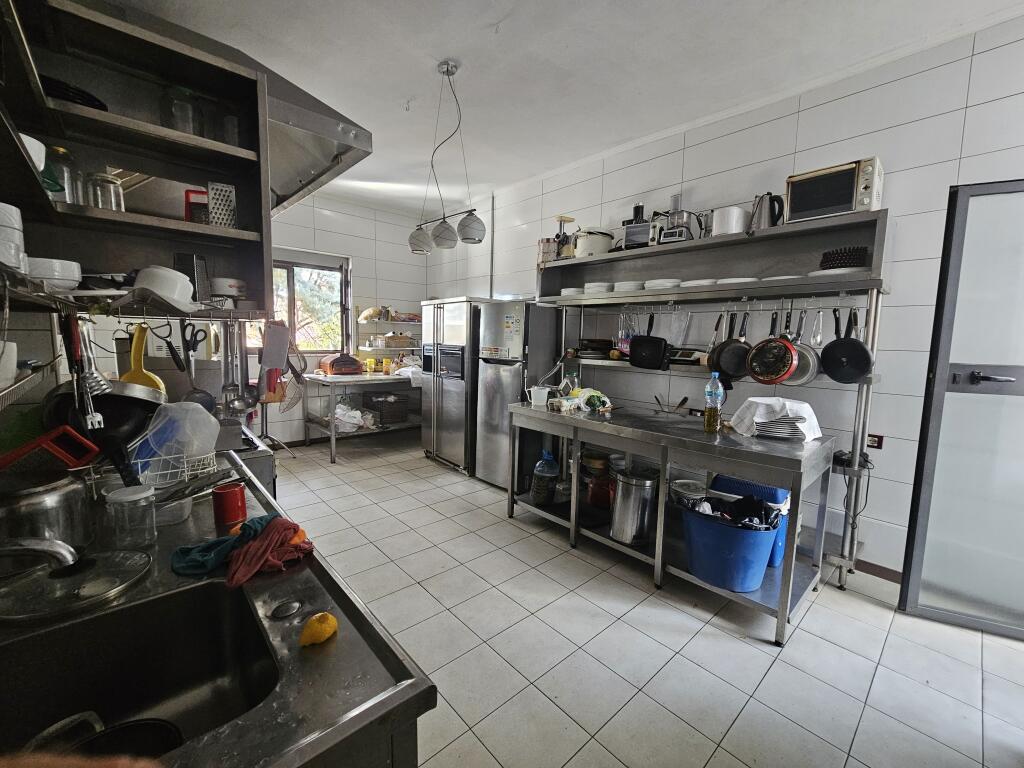 FOR RENT LOCAL/RESTAURANT NEAR THE BIG RING!