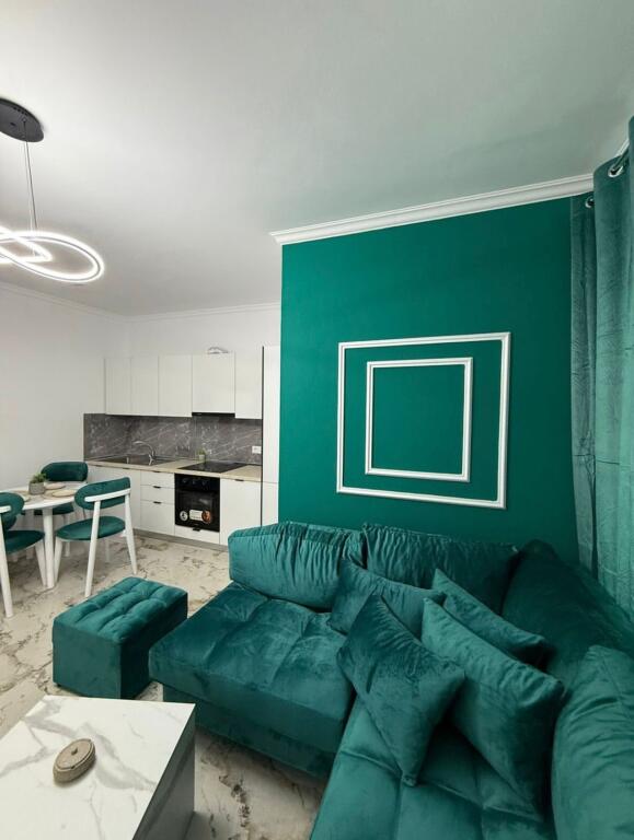 Shitet apartament 1+1 Veranda+Depo. Shkembi Kavajes