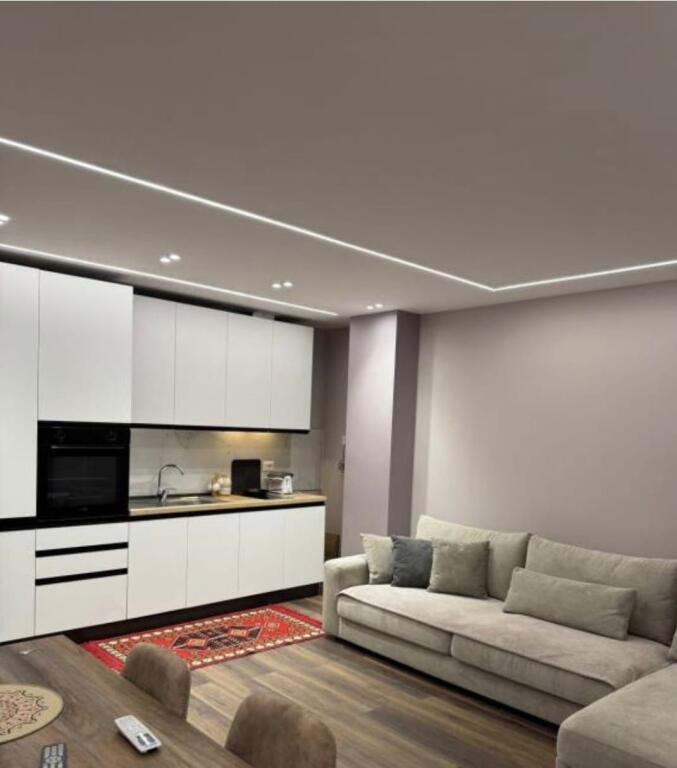 Apartament me qera 1+1 , Mbrapa Fakultetit te Shkencave Natyres