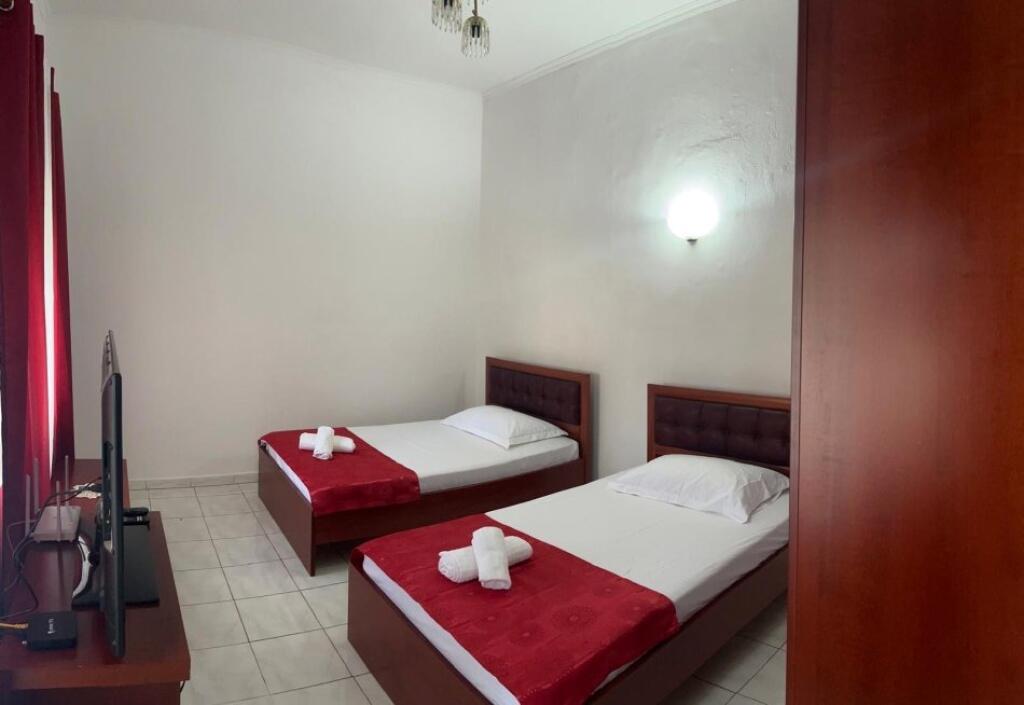 Jepet me qira apartmenti 1+1 , Qender