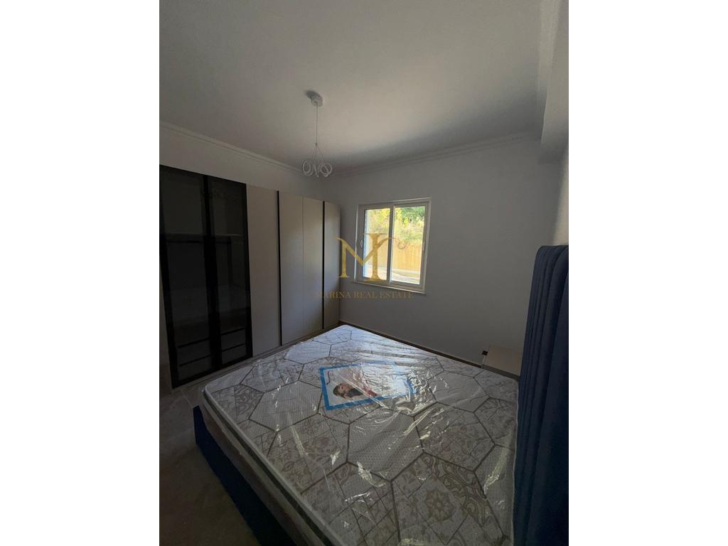 APPARTAMENTO 1+1 IN VENDITA, CON VISTA MARE SULLA ROCCIA DI KAVAJA!!