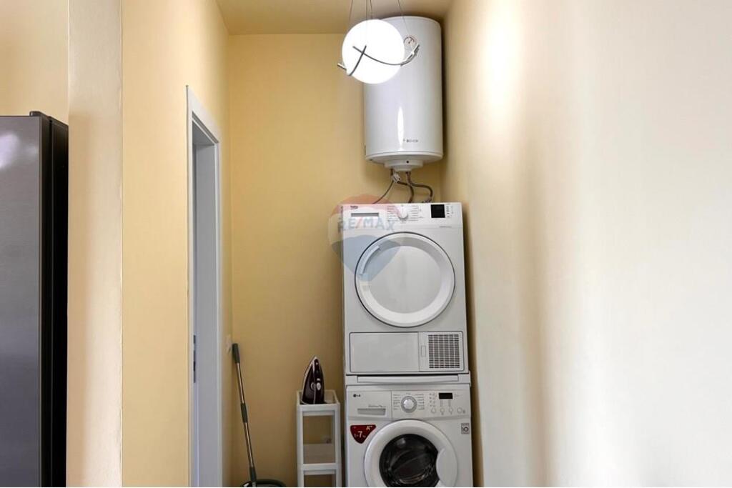 Studio apartment for rent at Gardenia Complex!