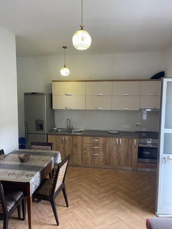 Affittasi Appartamento 2+1+1 con Balcone
