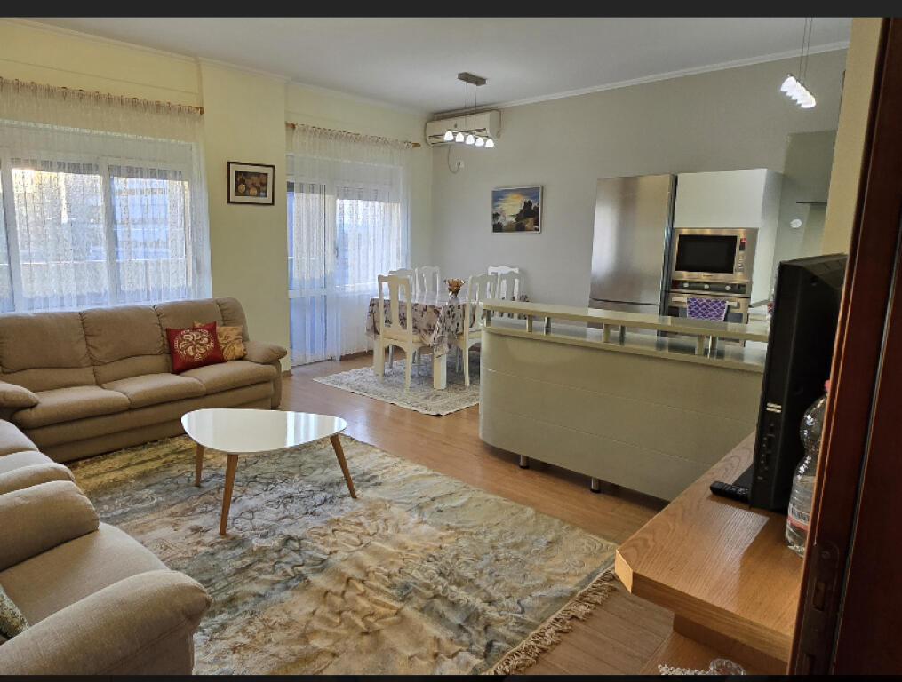 Jepet apartament 2+1+2 tek pazari ri , sheshi avni rustemi