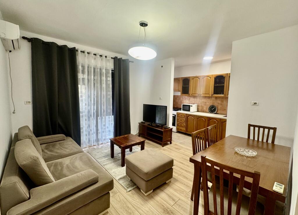 Qera Apartament 2+1 tek Rr. Kongresi i Manastirit
