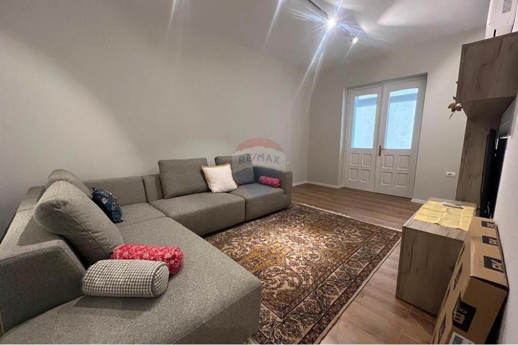Apartament 1+1 me qira tek Mine Peza