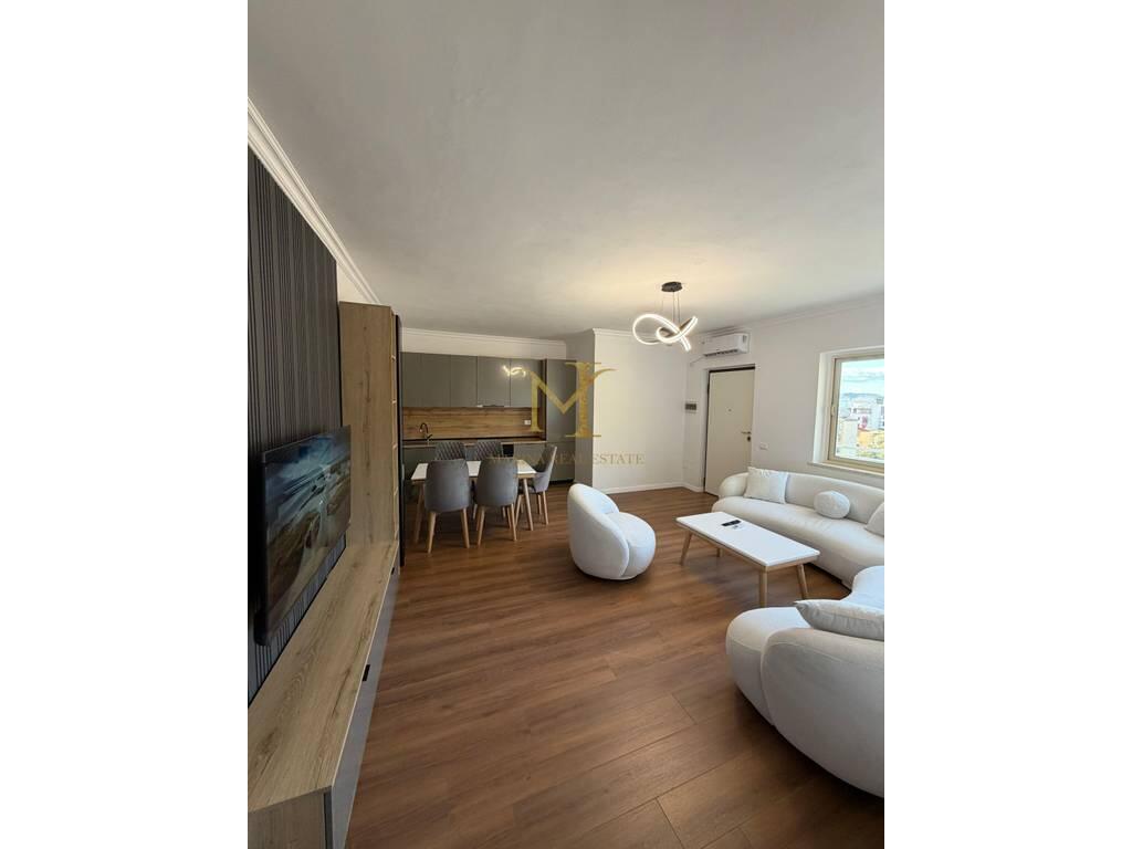 SHITET APARTAMENT 2+1 ME PAMJE DETI , NE SHKEMBIN E KAVAJES, DURRES!