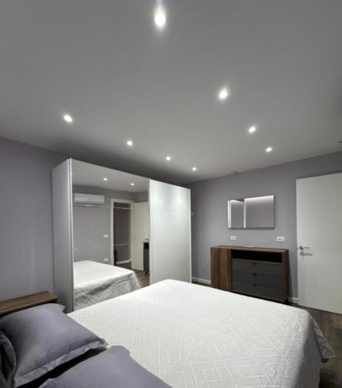 Apartament me qera 1+1 , Mbrapa Fakultetit te Shkencave Natyres